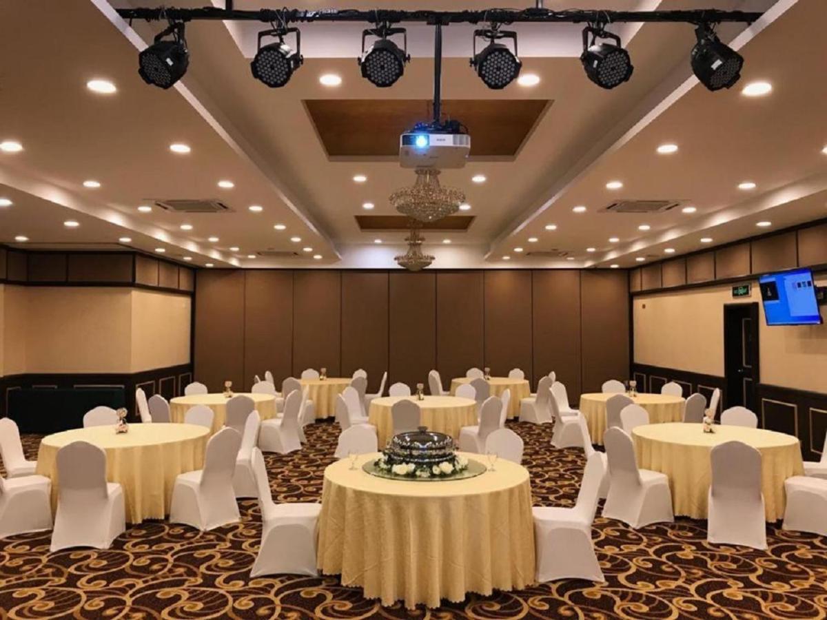U3 Hotel Subang Jaya Buitenkant foto